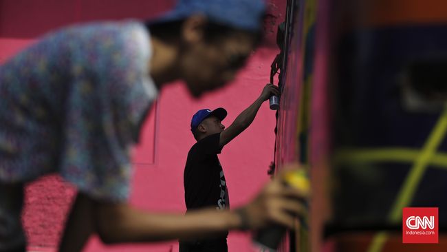 Berlangsung selama sepekan, 10 seniman dari Indonesia dan Perancis berkolaborasi menampilkan seni grafiti di galeri, sekolah, museum dan hotel.
