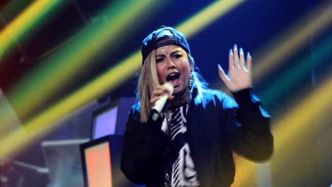 Ditjen Imigrasi Kemenkumham memastikan status WNI Agnez Mo tak bermasalah dan masih memiliki paspor yang aktif hingga 4 Februari 2021.