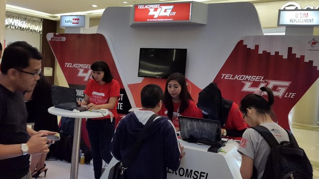 Bukan cuma Jakarta, Telkomsel mencatat Semarang merupakan salah satu kota yang banyak ditinggalkan warganya saat mudik ini untuk pergi ke kota/provinsi lain.