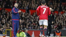 Kepastian Masa Depan Giggs dalam Hitungan Hari