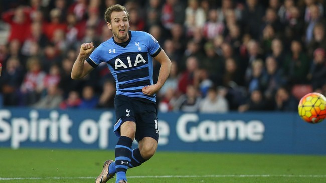 Dengan torehan 30 gol sepanjang 2015 bersama Tottenham dan timnas Inggris, Kane tertinggal 21 gol dari rekor gol bintang Barcelona, Lionel Messi.