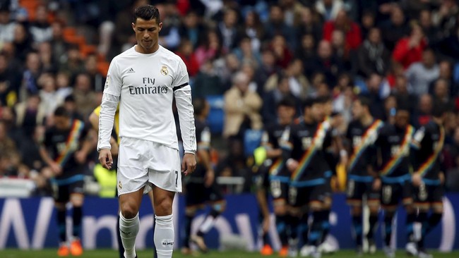 Cristiano Ronaldo tak mau memusingkan sejumlah kritik yang datang kepada dirinya. Ia tetap tenang menghadapi semua hal tersebut.