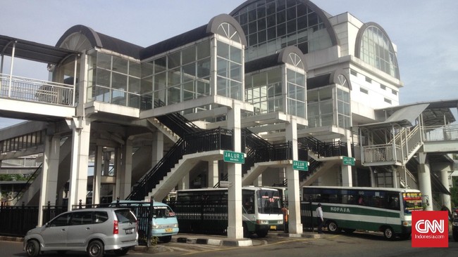 Para pengemudi Metromini berencana berkumpul di kawasan Pancoran sebelum bergerak bersama ke Balai Kota DKI Jakarta untuk berunjuk rasa.