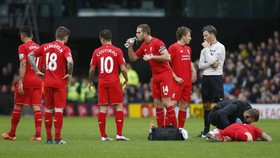 Liverpool Dipermalukan, Dua Legenda Serang Pemain