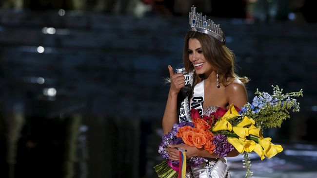 Usai insiden salah sebut pemenang di final Miss Universe 2015, Miss Kolombia Ariadna Gutierrez langsung berlibur ke Miami, Florida, bersama keluarganya.