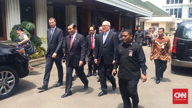 Mujahidin IndonesiaTimur, Mujahidin Indonesia Barat, Laskar Jihad, Jamaah Anshaarut Tauhid, dan Daulah Islamiyah Nusantara mengancam keamanan Indonesia.