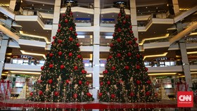Warna-warni Pohon Natal Ibukota