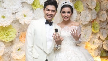 CHELSEA DAN GLENN - MOMO DAN NICOLA