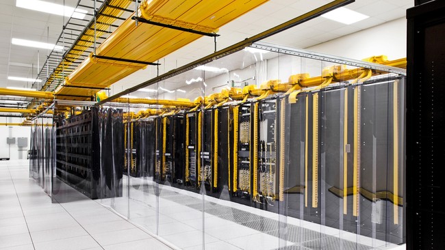 Pemerintah dianjurkan hati-hati bernegosiasi dalam lokalisasi data center fasilitas kemudahan perdagangan GSP oleh Amerika Serikat.