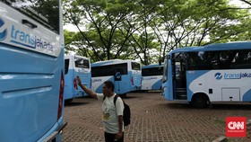 Bus Terbakar, Izin Operasi Operator Transjakarta Dibekukan
