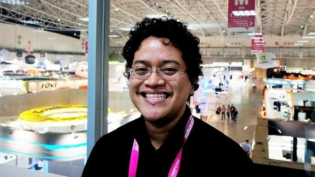 Alva Jonathan, overclocker Indonesia berhasil menjuarai kompetisi overclocking tingkat dunia.