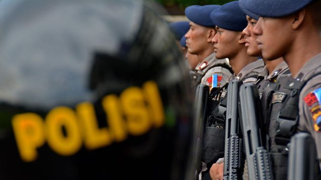 Pangkat polisi mencerminkan posisi, wewenang, serta pengalaman seorang polisi dalam menjalankan tugasnya. Berikut urutan pangkat polisi di Indonesia.