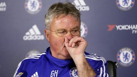 Hiddink Ungkapkan Pernah Digoda Klub China