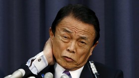Puji Hitler, Wakil PM Jepang Dikritik