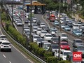 Truk Terguling di Tol Cikampek, Kemacetan Hingga 5 Kilometer