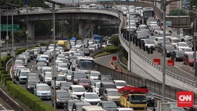 Polisi Akan Beri Sanksi Kendaraan Berhenti di Bahu Jalan Tol