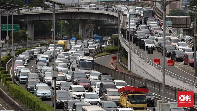 Jalur Cikampek-Jakarta, jalur Puncak Ciawi-Jakarta, jalur Merak-Tangerang-Kebon Jeruk yang masuk tol dalam kota mendapat perhatian khusus Polda Metro besok.