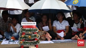 Natal Tanpa Gereja, Pelataran Istana Jadi Tempat Ibadah