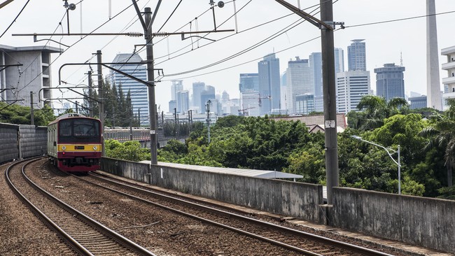 Pemkab Tangerang identifikasi 11 perlintasan sebidang rawan kecelakaan di jalur KRL. Upaya peningkatan keselamatan sedang dilakukan untuk mencegah insiden.