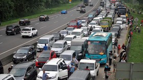 Jalur Puncak Macet Total, Akses dari Cianjur Ditutup