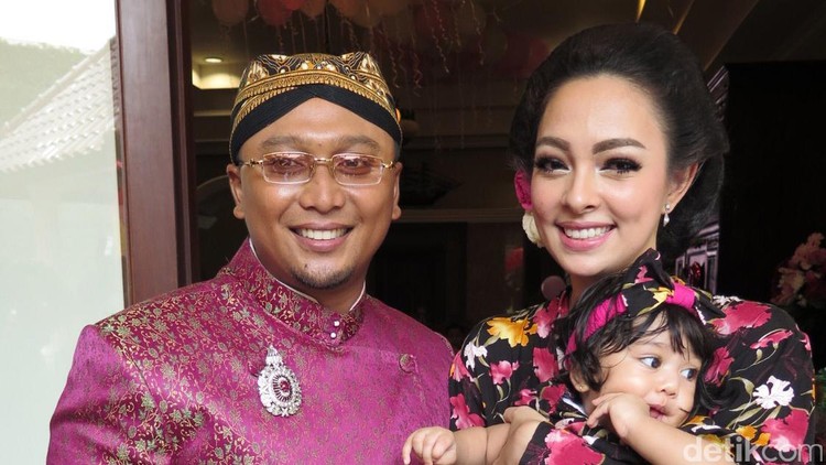 Terpopuler: Romansa Cinta dr.Reisa Hingga Anak Candu Games Stroke Simak artikel terpopuler HaiBunda hari ini. Mulai dari romansa cinta dr.Reisa hingga anak kecanduan games mengalami stroke.