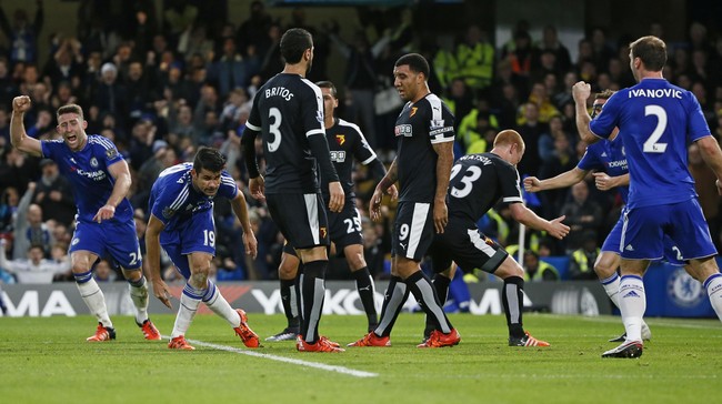 Chelsea ditahan imbang Watford dengan skor 2-2 saat Guus Hiddink mulai melakoni pekerjaannya sebagai manajer interim tim dengan julukan The Blues itu.
