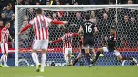 Stoke City Tekuk MU 2-0