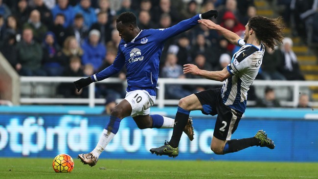 Secara mengejutkan gelandang Everton Tom Cleverley mencetak satu-satunya gol kemenangan timnya atas Newcastle pada babak tambahan waktu babak kedua.