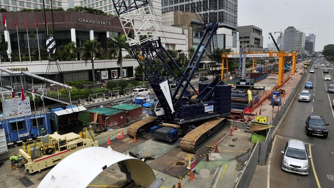 Lalu lintas di Jalan MH Thamrin, Jakarta Pusat tepatnya Bundaran Air Mancur Patung Kuda hingga Stasiun MRT di Bundaran HI akan direkayasa hingga Juni 2023.