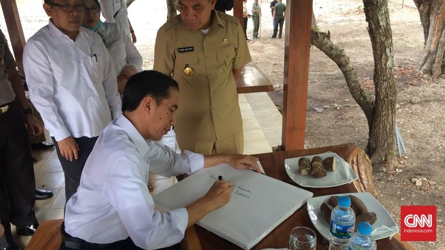 Menteri Perhubungan Ignasius Jonan mengusulkan Bandara Komodo-Labuan Bajo dibuka 24 jam agar bisa menjadi bandar udara darurat di wilayah itu. 
