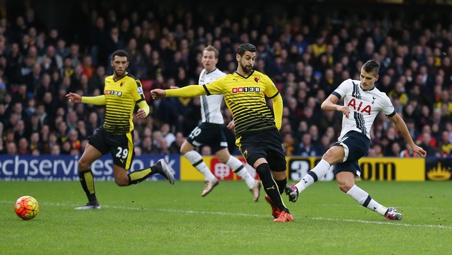 Tottenham Hotspur ditahan imbang Watford 1-1 hingga jeda babak pertama pertandingan Liga Primer Inggris di Stadion Vicarage Road, Senin (28/12).