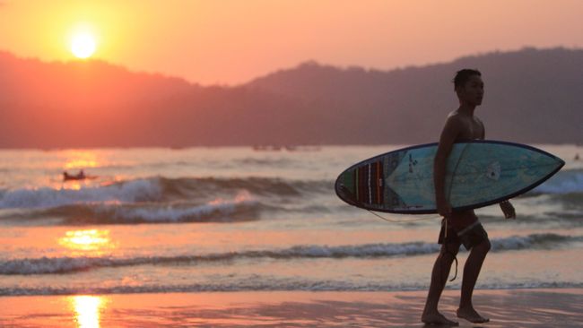 5 Destinasi Anti Mainstream di Indonesia untuk Liburan Akhir Tahun Bagi berjiwa petualang, destinasi wisata anti mainstream seperti Desa Wae Rebo dan Desa Pinggan akan jadi tempat menarik untuk menghabiskan liburan akhir tahun.