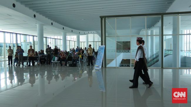 Lima Konsorsium Siap Bersaing Kelola Bandara Komodo Kementerian Perhubungan (Kemenhub) menyebutkan ada lima konsorsium yang siap untuk mengelola Bandara Komodo, Nusa Tenggara Timur.