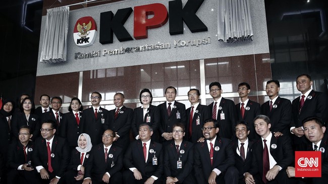 Bukan satu kali para penyidik KPK kecewa atas sikap Direktur Penyidikan Aris Budiman dalam hal merekrut calon penyidik baru bagi lembaga itu.
