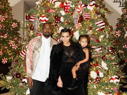 Kim Kardashian Minta Istri Kanye West Pakai Baju Tertutup Depan Anak-anaknya