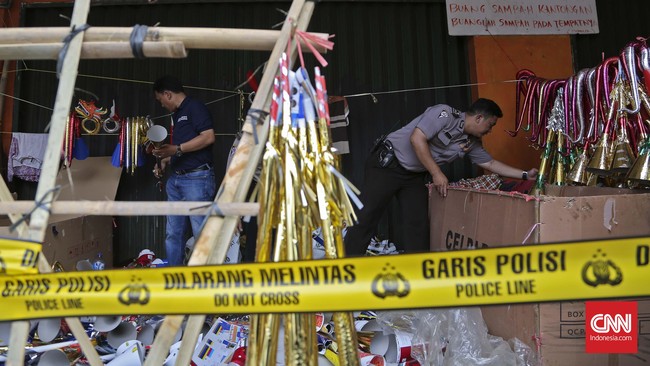 Komisi Agama DPR berharap umat tidak mudah panas dan terprovokasi dengan kemunculan terompet dari sampul Al-Quran dan bertuliskan ayat Al-Quran itu.