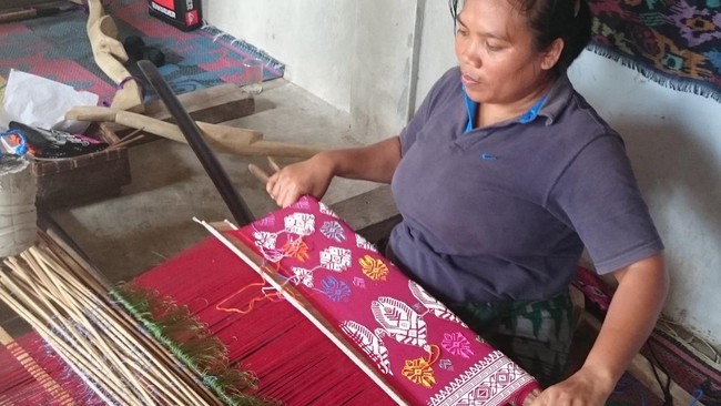 Mengunjungi Suku  Sasak Asli Pulau Lombok