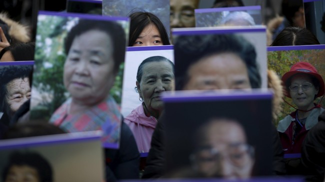 Seorang biksu membakar diri sendiri untuk memprotes kesepakatan Korsel-Jepang terkait perbudakan seks di masa lalu.