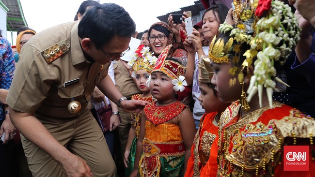 Tidak hanya warga ber-KTP Jakarta, Ahok meminta seluruh masyarakat yang datang ke Ibu Kota mematuhi setidaknya lima tindakan yang membuat Jakarta lebih baik.