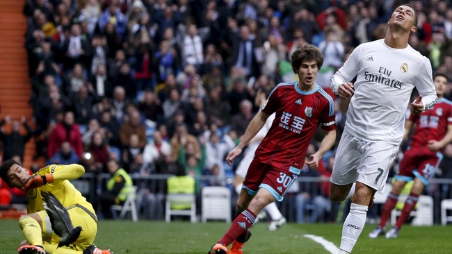 Real Madrid mendapat dua penalti di babak pertama, namun hanya satu yang mampu dieksekusi Cristiano Ronaldo. Pada menit ke-23 penalti Ronaldo melambung.