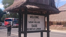 Mengunjungi Suku  Sasak Asli Pulau Lombok