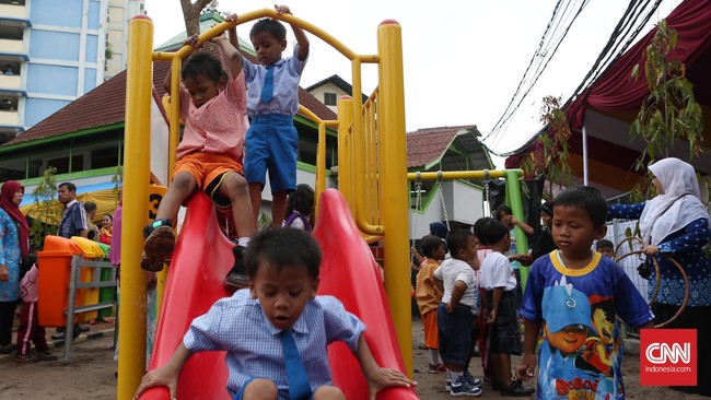 Calon gubernur DKI itu mencontohkan pembangunan RPTRA yang bertujuan memenuhi kebutuhan rohani warga Jakarta untuk berinteraksi di ruang publik.
