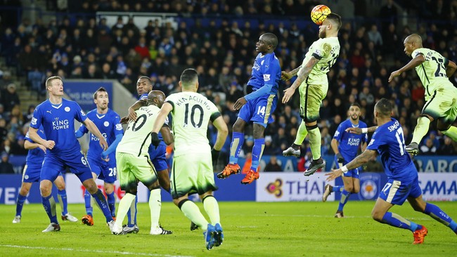 Hasil imbang membuat Leicester gagal mengambilalih posisi Arsenal di puncak klasemen. Sama-sama mengoleksi 39 poin, The Foxes kalah selisih gol dari Arsenal.