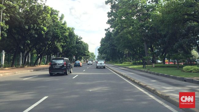 Volume Kendaraan Turun di Jalan Jendral Sudirman Imbas Corona