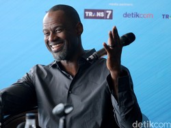 Brian McKnight Persembahkan Cant Say Goodbye untuk Kobe Bryant