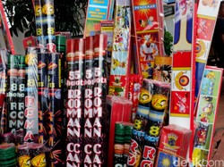 Awas Kena Sanksi, Kembang Api Dilarang di Denpasar Saat Tahun Baru 2026!