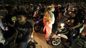 Polisi Telusuri Video Viral Pocong Bonceng Pemotor di Kulon Progo