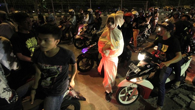 Investigasi Mencengangkan: Munculnya Video Fenomenal Pocong Menunggangi Motor di Kulon Progo