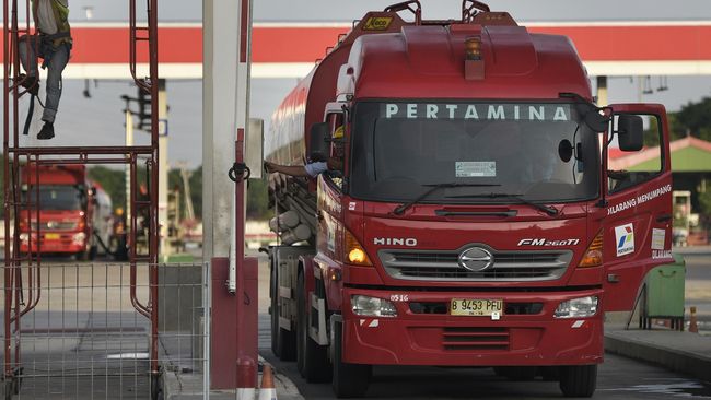 Penyaluran BBM Pertamina di Jayapura Masih Dikawal Aparat