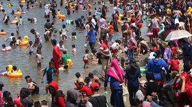 Hari Pertama 2016, Ribuan Warga Jakarta Padati Objek Wisata